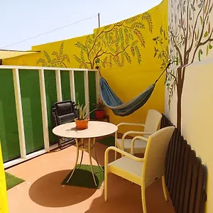 shangrila-guesthouse.hotelsfuerteventura.org/